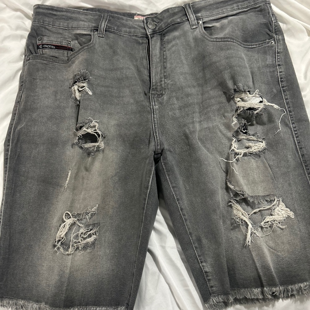 Sz 38-Men’s Akademiks Shorts